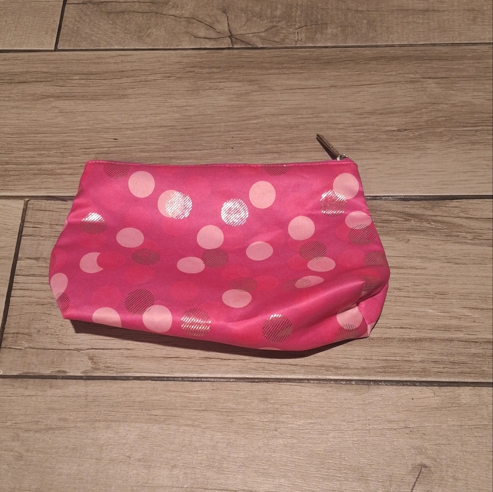🥠Clinique polka dot make up bag☃️